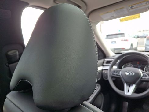 Used 2019 INFINITI QX50 Luxe w/ Navigation Package image 9