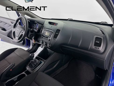 Used 2017 Kia Forte LX image 31