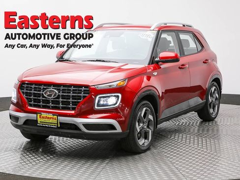 Used 2022 Hyundai Venue Limited image 1