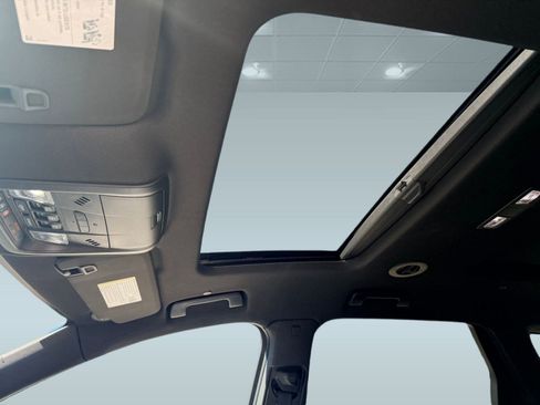 Used 2022 Buick Enclave Essence w/ Experience Buick Package image 13