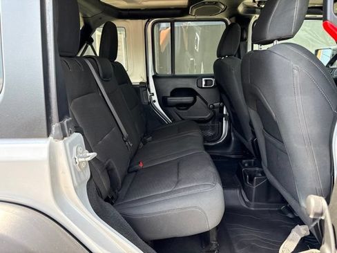Used 2022 Jeep Wrangler Unlimited Sport AWD/4WD image 11