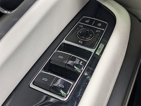 New 2026 Cadillac Vistiq Luxury w/ LPO, Floor Liner Package image 30