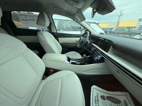 Certified 2025 Hyundai Tucson SEL image 18