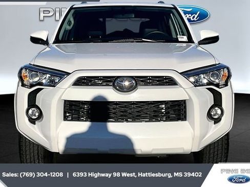 Used 2016 Toyota 4Runner SR5 image 3