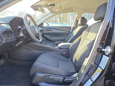 Certified 2025 Honda Accord LX image 13
