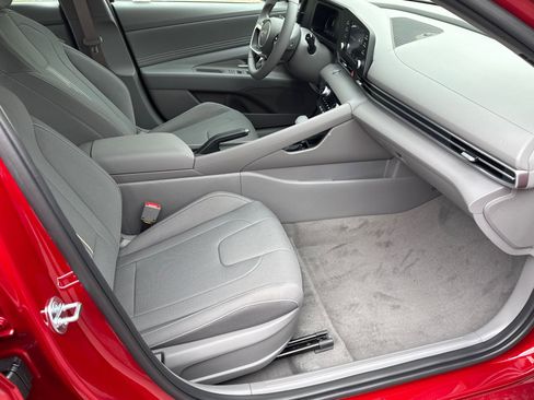 Certified 2025 Hyundai Elantra Sport image 13