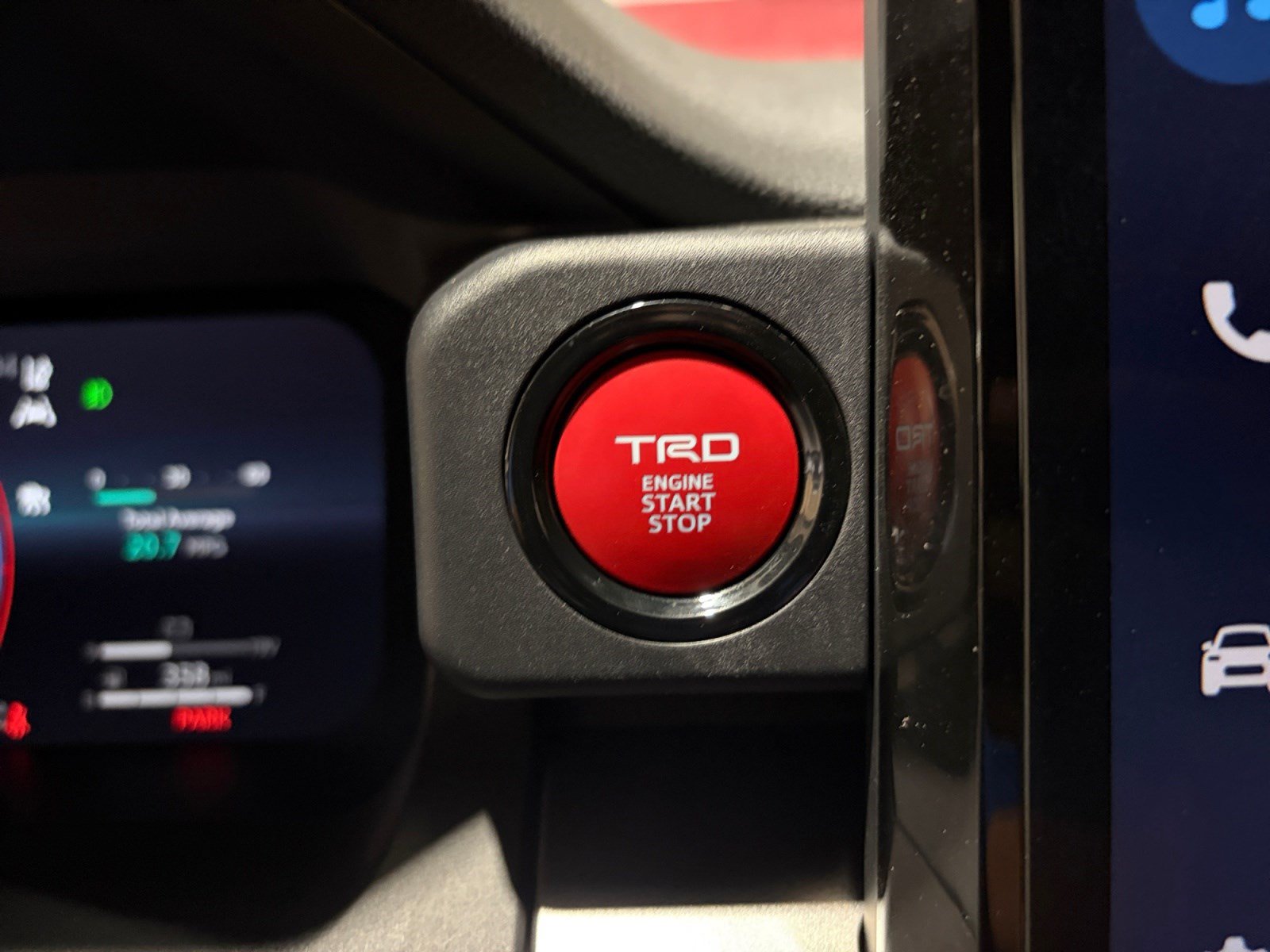 Certified 2025 Toyota 4Runner TRD Off-Road Premium AWD/4WD image 19