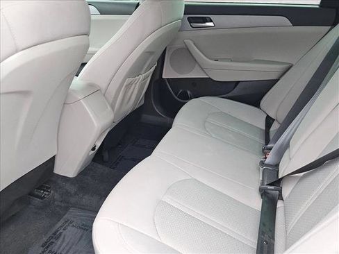 Used 2019 Hyundai Sonata SE image 16