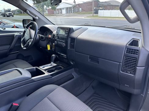 Used 2014 Nissan Titan SV w/ SV Value Truck Package AWD/4WD image 10