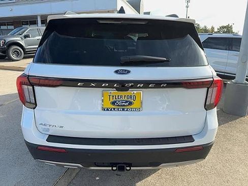 New 2026 Ford Explorer Active w/ Active Comfort Package image 6