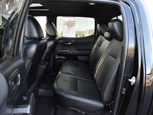 Used 2022 Toyota Tacoma TRD Sport w/ TRD Premium Sport Package image 14