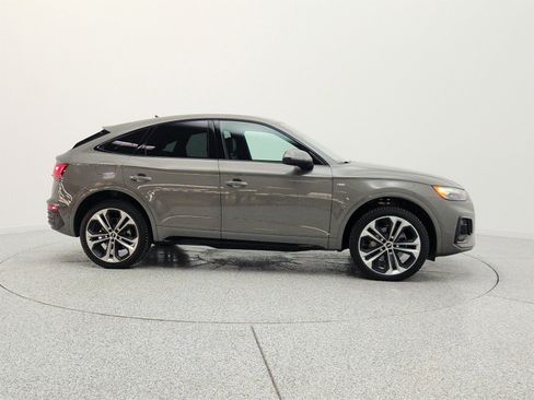 Used 2023 Audi Q5 2.0T Premium Plus w/ Premium Plus Package AWD/4WD image 4