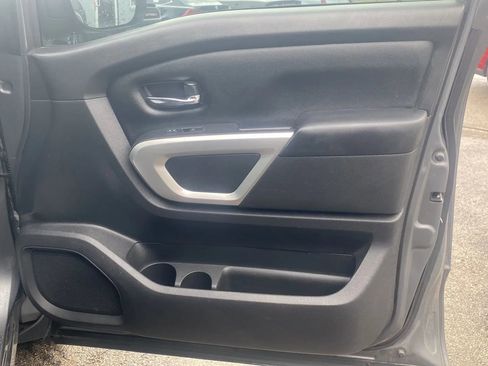 Used 2021 Nissan Titan SV w/ Accessory Utility Package image 14