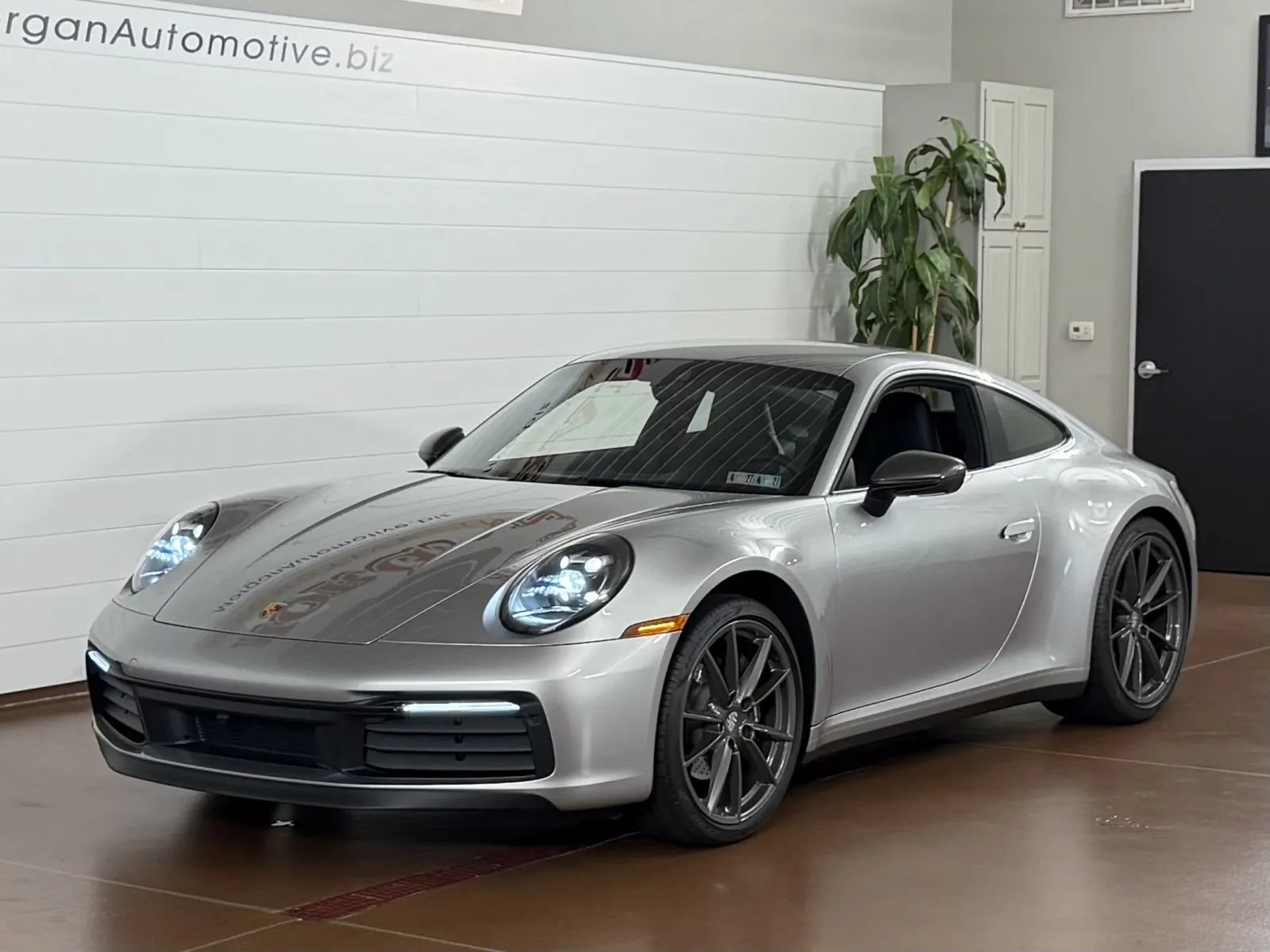Used 2024 Porsche 911 Carrera T RWD image 7