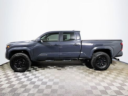 Certified 2025 Toyota Tacoma SR5 AWD/4WD image 5