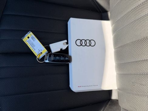 Used 2024 Audi Q8 e-tron Premium Plus w/ Premium Plus Package image 23