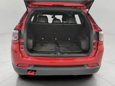 Used 2025 Jeep Compass Trailhawk AWD/4WD image 16