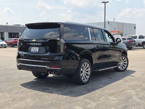 New 2025 Chevrolet Suburban Premier w/ Sun And Tow Package image 13