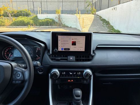 Used 2025 Toyota RAV4 XLE w/ Convenience Package image 17