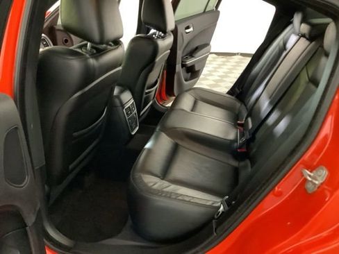 Used 2017 Dodge Charger R/T w/ Premium Group RWD image 31