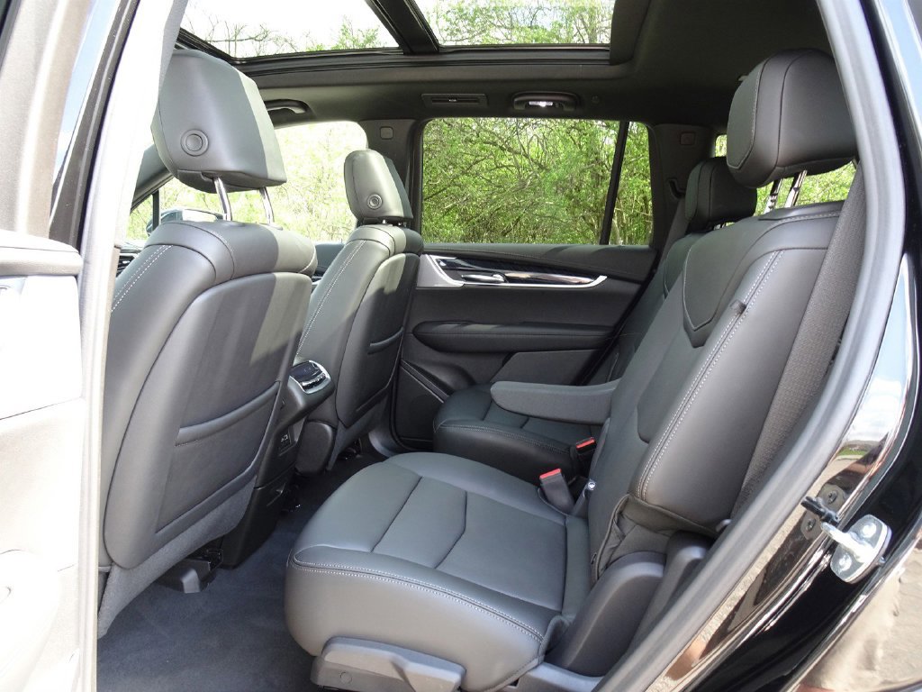 Certified 2025 Cadillac XT6 Premium Luxury AWD/4WD image 15