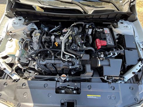 Used 2025 Nissan Altima 2.5 SV image 33