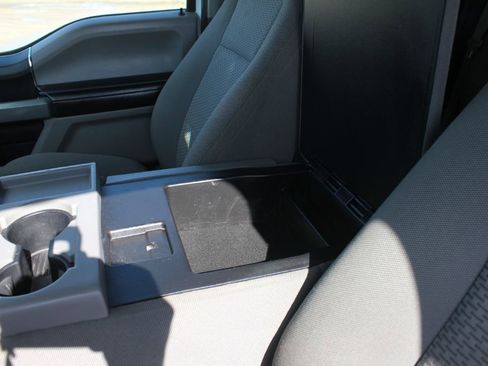 Used 2017 Ford F150 XLT w/ Trailer Tow Package image 24