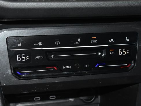 Used 2024 Volkswagen Tiguan SE R-Line image 14