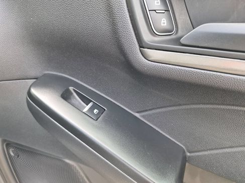 Used 2025 Ford Escape Active AWD/4WD image 32