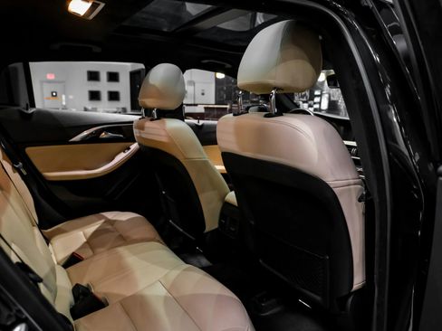 Used 2018 INFINITI QX30 Premium w/ Technology Package image 35