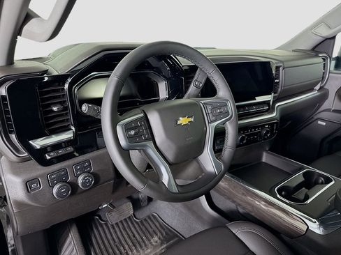 New 2025 Chevrolet Silverado 2500 LTZ w/ LTZ Convenience Package AWD/4WD image 9