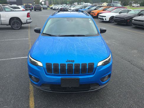 Used 2023 Jeep Cherokee Altitude Lux AWD/4WD image 3