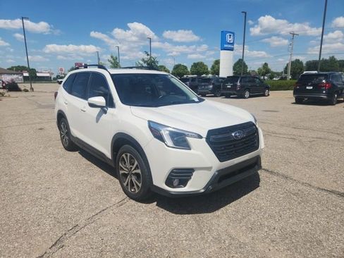 Used 2023 Subaru Forester Limited AWD/4WD image 3