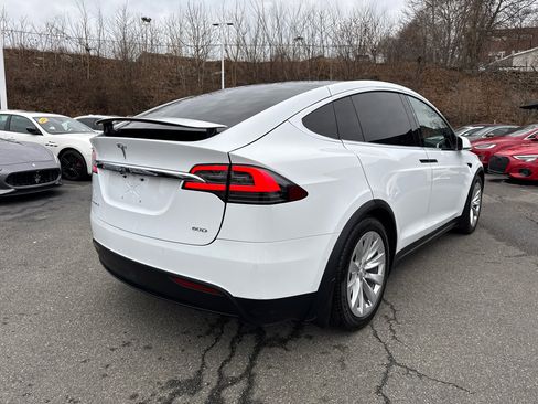 Used 2016 Tesla Model X 60D image 18