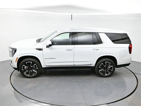 Used 2026 GMC Yukon Elevation w/ LPO, Floor Liner Package image 38