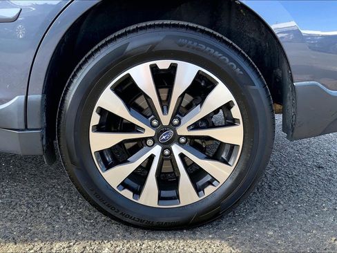 Used 2017 Subaru Outback 3.6R Limited image 10