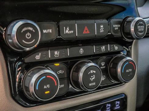 Used 2024 RAM 2500 Laramie w/ Safety Group image 34