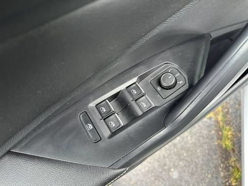 Used 2025 Volkswagen Jetta S FWD image 19