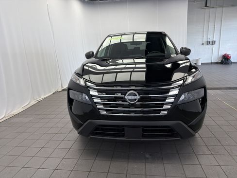 Used 2026 Nissan Rogue S FWD image 2