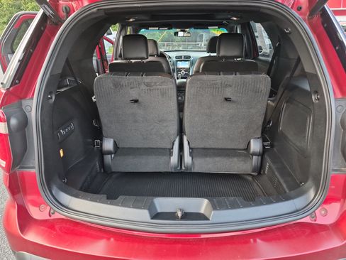 Used 2017 Ford Explorer Limited w/ Equipment Group 301A FWD image 18