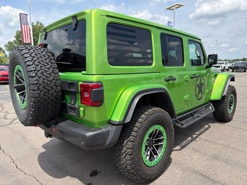 Used 2025 Jeep Wrangler Unlimited Rubicon AWD/4WD image 5