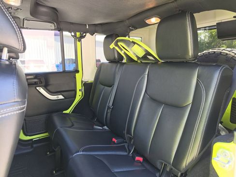 Used 2016 Jeep Wrangler Unlimited Rubicon AWD/4WD image 17