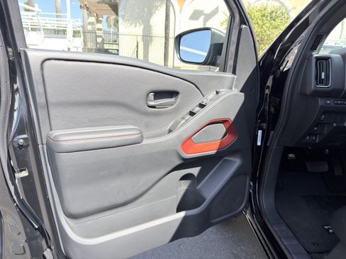 Used 2026 Nissan Frontier PRO-4X AWD/4WD image 23