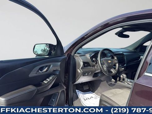 Used 2023 Chevrolet Traverse LT FWD image 24