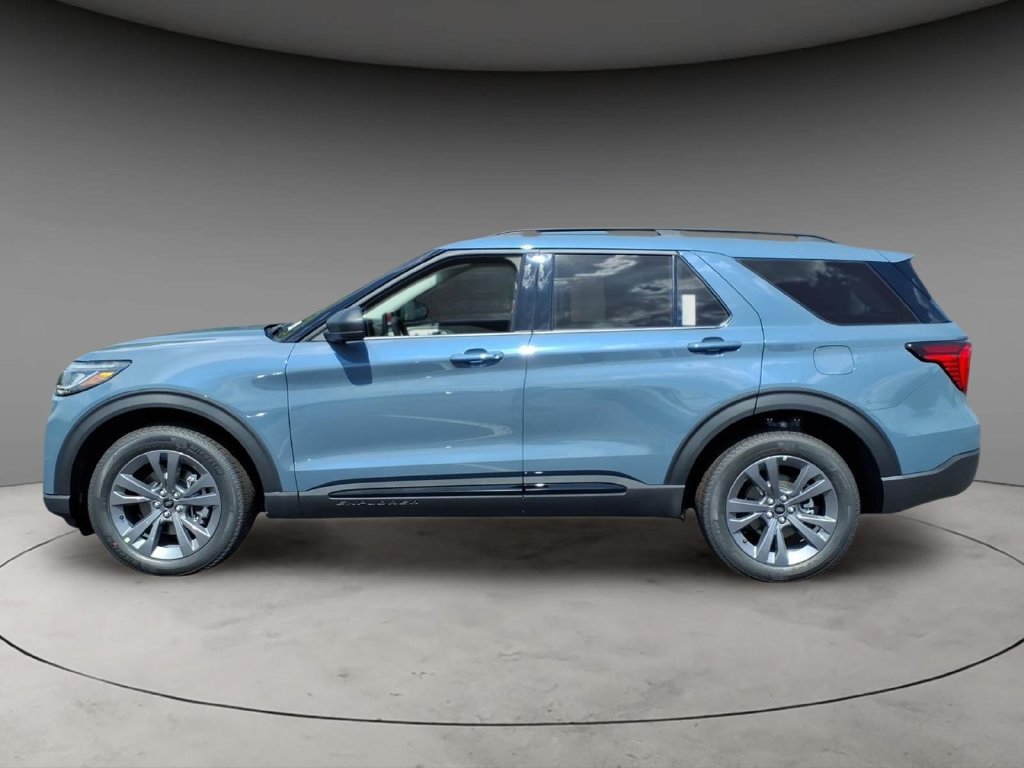New 2026 Ford Explorer Active w/ Active Comfort Package AWD/4WD image 2