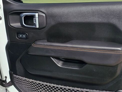 Used 2021 Jeep Wrangler Unlimited Sahara image 36