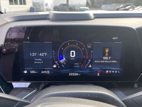 Used 2025 Chevrolet Suburban Premier image 15