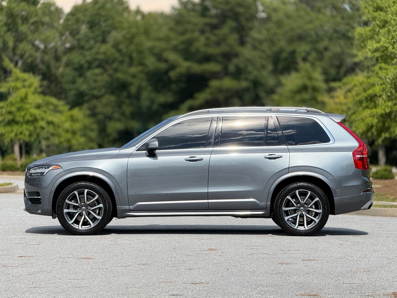 Used 2019 Volvo XC90 T6 Momentum w/ Advanced Package AWD/4WD image 9