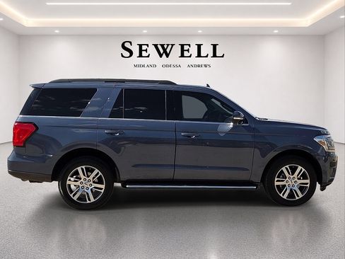 Used 2023 Ford Expedition XLT RWD image 5