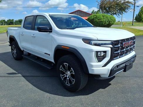 Used 2024 GMC Canyon AT4 w/ AT4 Premium Package AWD/4WD image 3